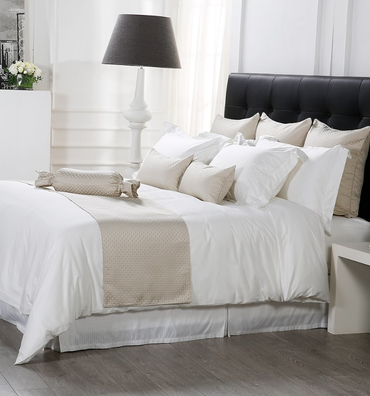 BED RUNNER AND PILLOW DECORATION