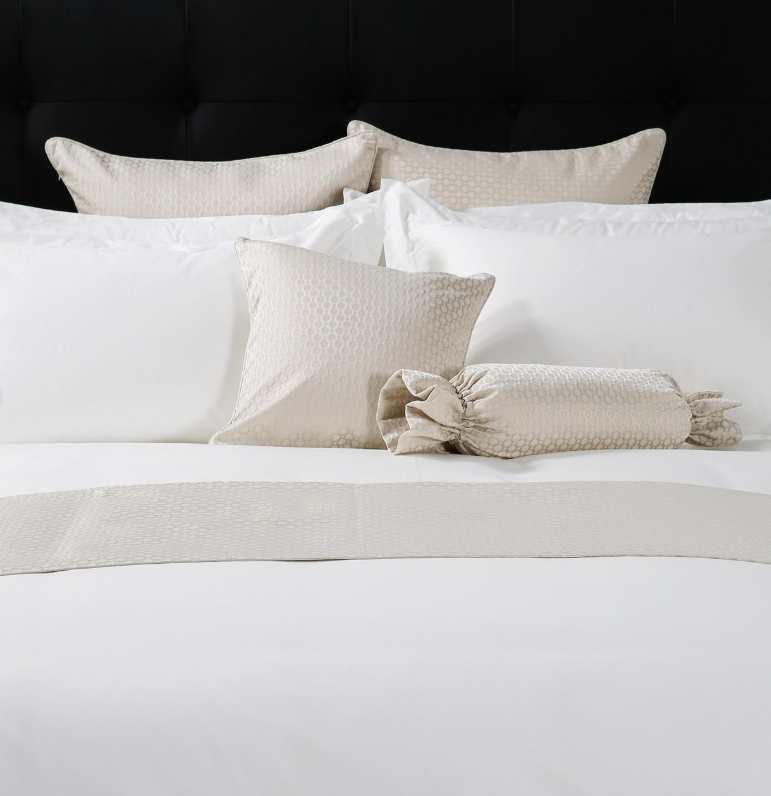 PILLOW DECORARION AND BED RUNNER