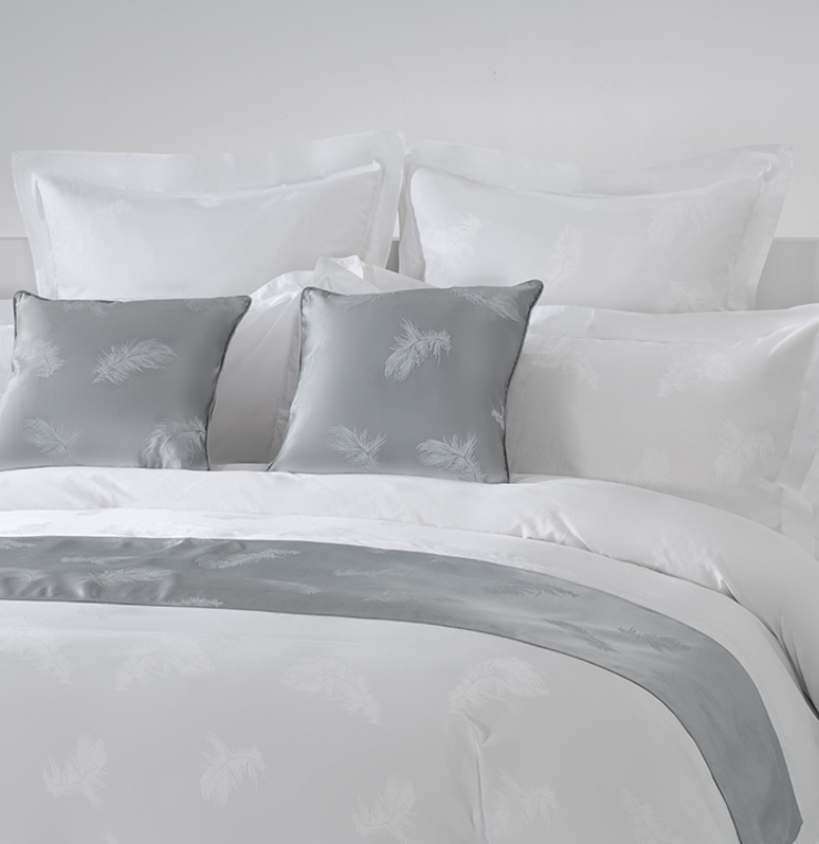 PILLLOW DECORATION AND BED RUNNER